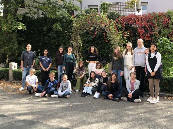 Unesco-Gruppenbild-Schulgarten.jpeg  